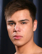 Aaron-Styles Capa