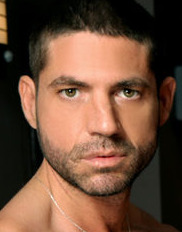 Axel-Brooks Capa