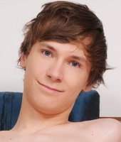 Ethan-White Capa