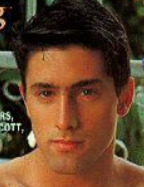 Michael-DAmours Capa