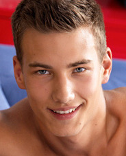 Tom-Houston Capa