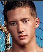 Tyler-Hill-(hx) Capa